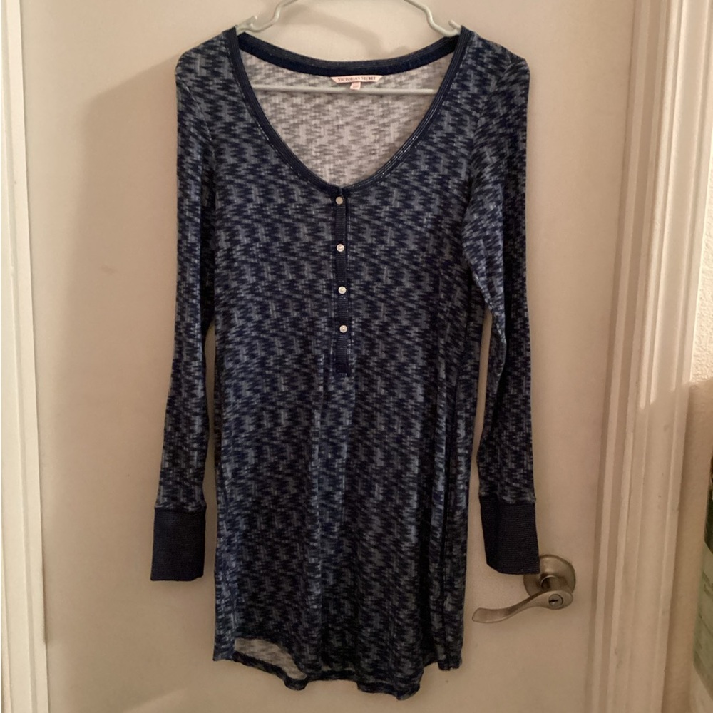 Victoria's Secret Navy Blue & White Patterned Long Sleeve Top Size Small